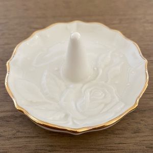 Lenox Ivory Rose Ring Holder